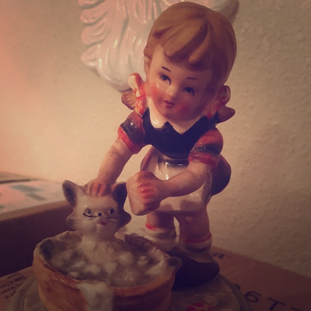 VINTAGE musical figurine